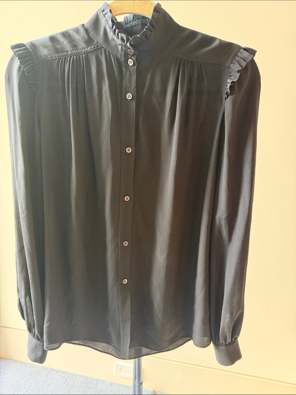 No. 21 Black Ruffle-Trim Silk Button-Down Blouse